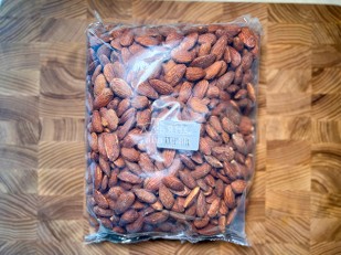 Арахис в глазури со вкусом сметана и зелень: Миндаль ж/с со вкусом 