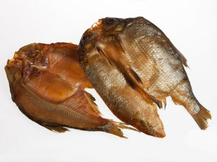 Корюшка холодного копчения: Карась холодного копчения